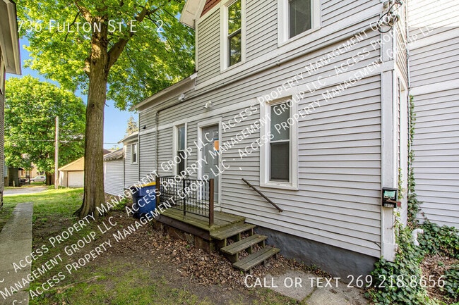 Building Photo - 736 Fulton St E