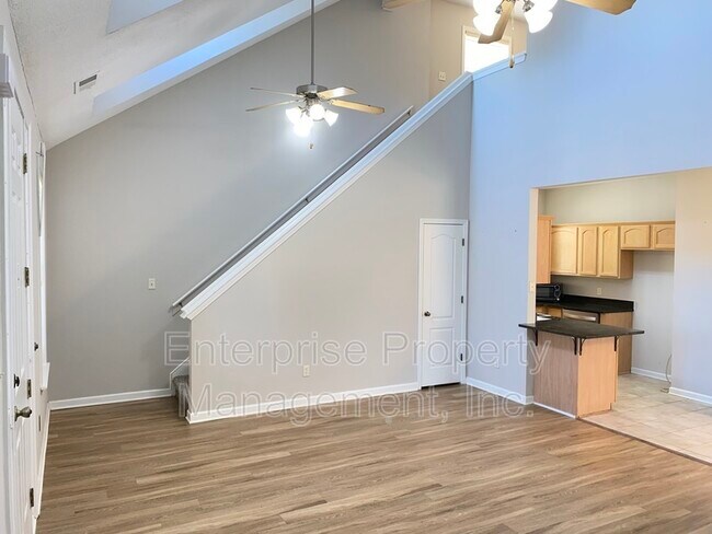 Foto del edificio - 8675 Rogers Park Ave