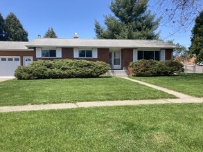 Building Photo - 1113 Wiener Dr