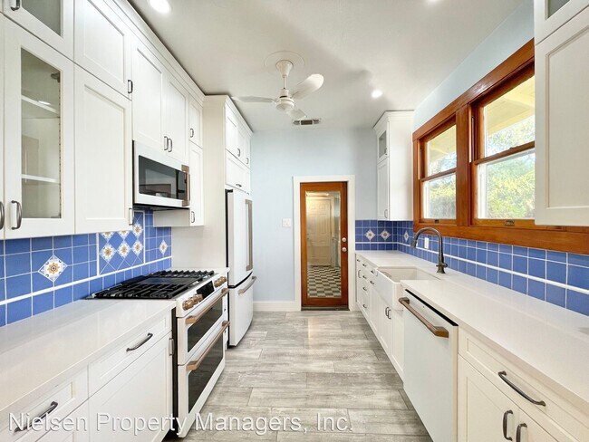 Building Photo - 3 br, 1 bath House - 4941 10th Ave