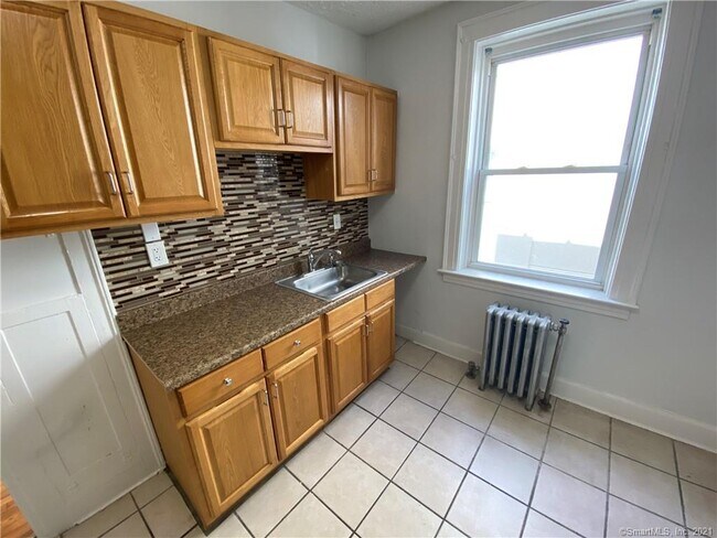 Building Photo - 11 Gorham Ave
