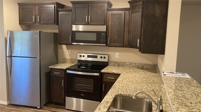 Foto del edificio - 817 Saddlebrook St