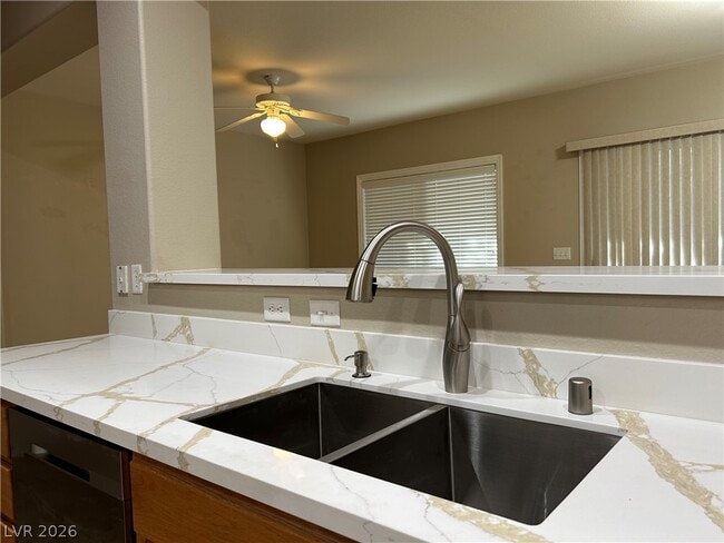 Foto del edificio - 3037 Monroe Park Rd