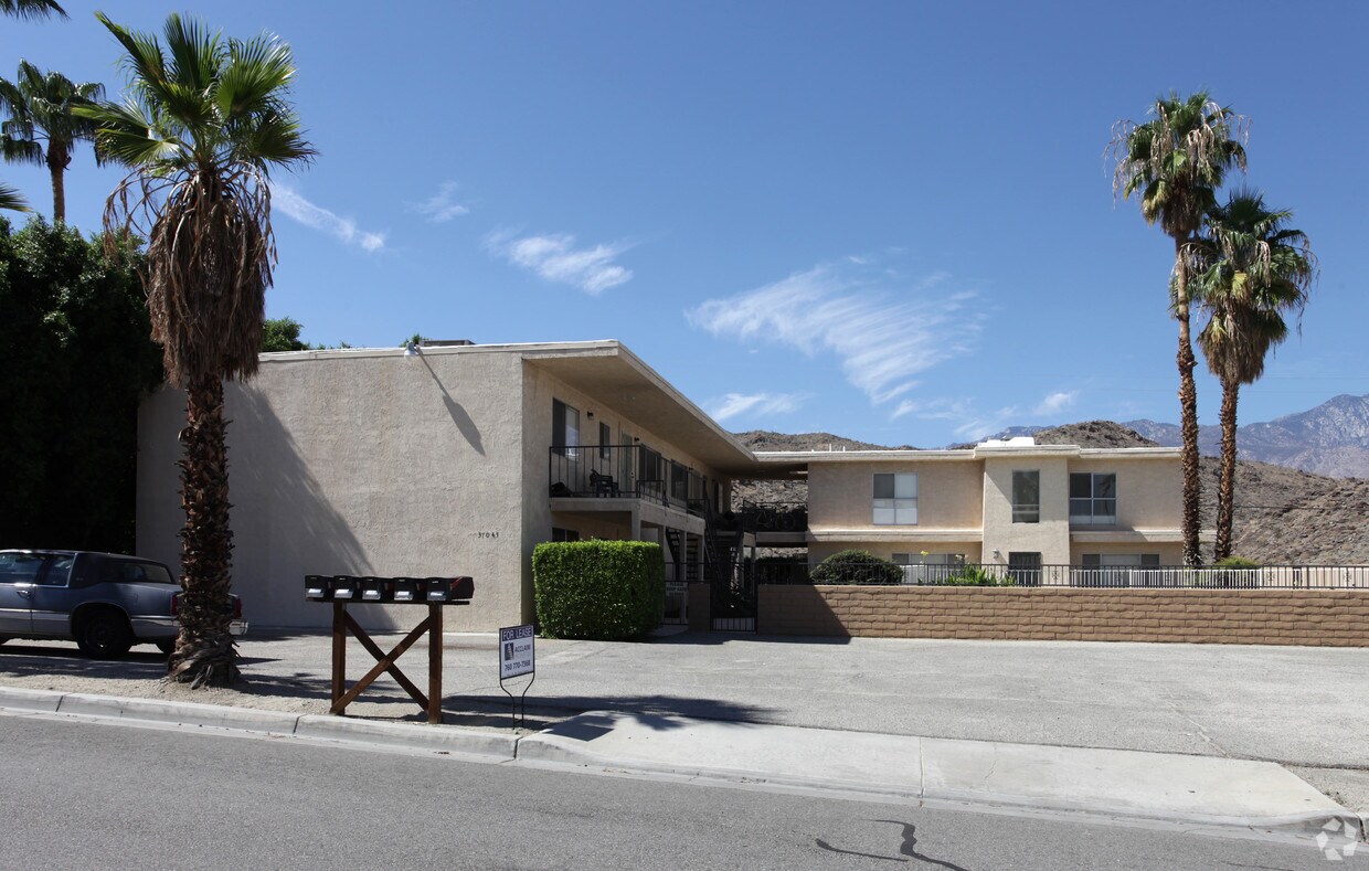 Building Photo - 37043 Bankside Dr