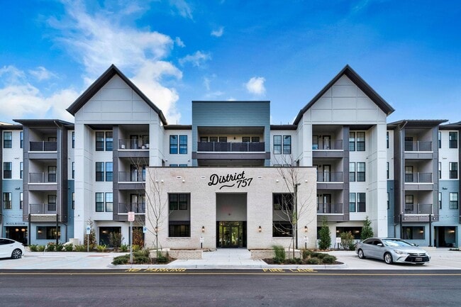 Building Photo - District 757