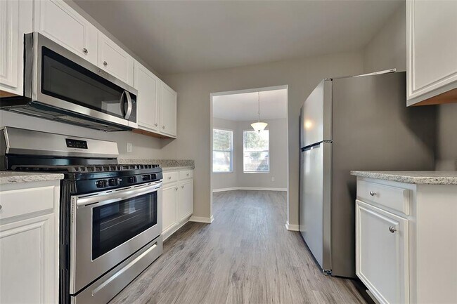 Building Photo - 7335 Foxbrook Dr