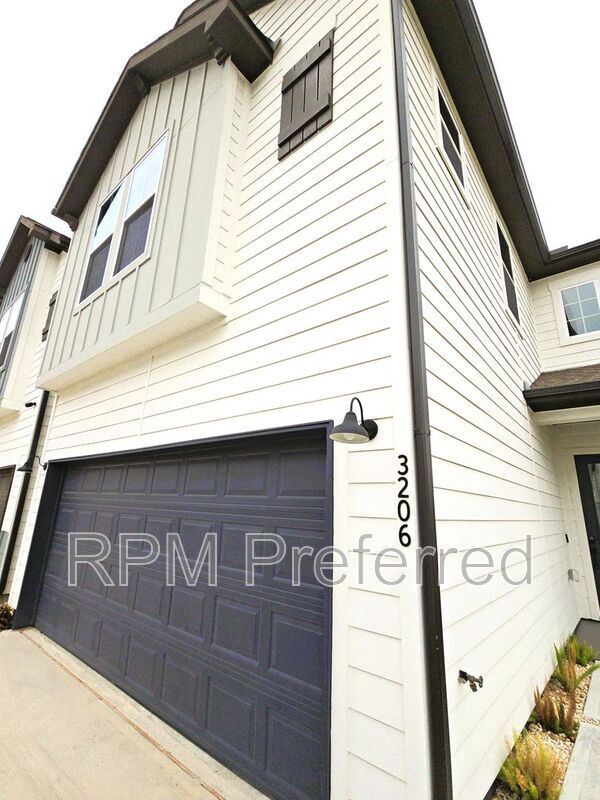 Foto principal - 3206 Bostic St