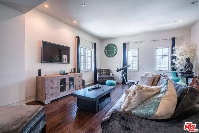 Foto del edificio - 225 S Hamilton Dr