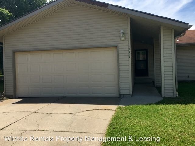 Primary Photo - 2337 N Rutland Ct