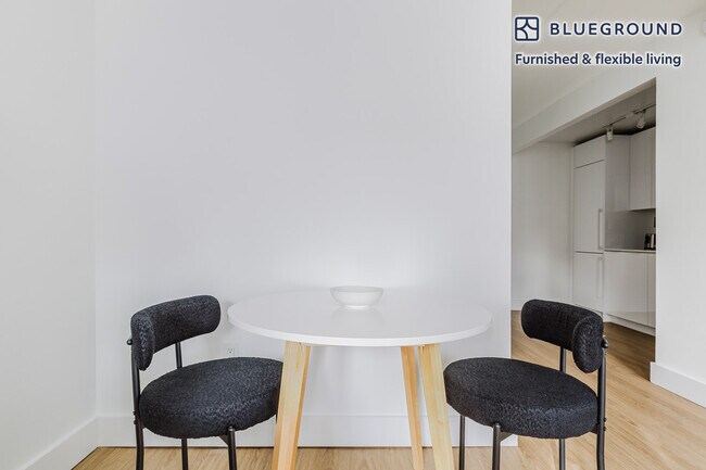 Building Photo - 160 West 24 Street-SI FL16-ID1636