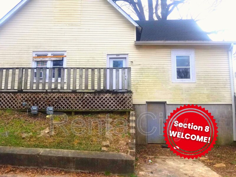 310 W Deaderick St Unit Apt R, Jackson, TN 38301 Condo for Rent in