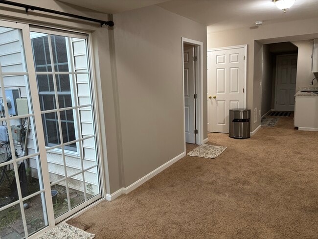 Building Photo - 2507 Oak Tree Ln