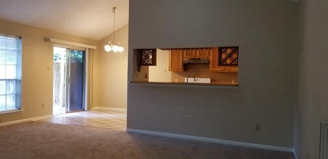 Foto del edificio - 2822 Chimneystone Cir