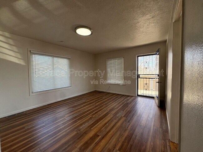 Foto del edificio - 310 S 2nd Ave