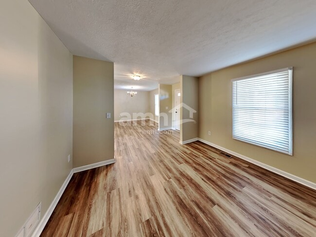 Building Photo - 8093 Willow Brook Crossing Dr