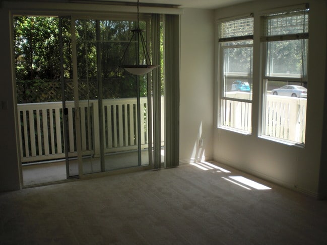 Building Photo - 11411 Dilling St