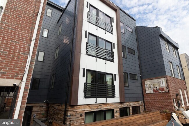 Building Photo - 938 New Market St