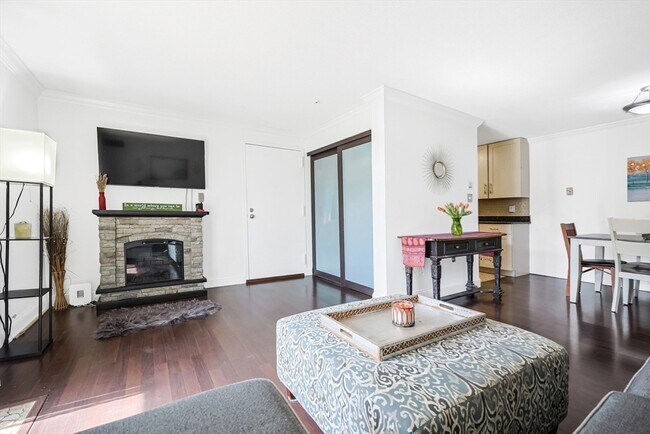 Foto del edificio - 30 Silver Hill Ln