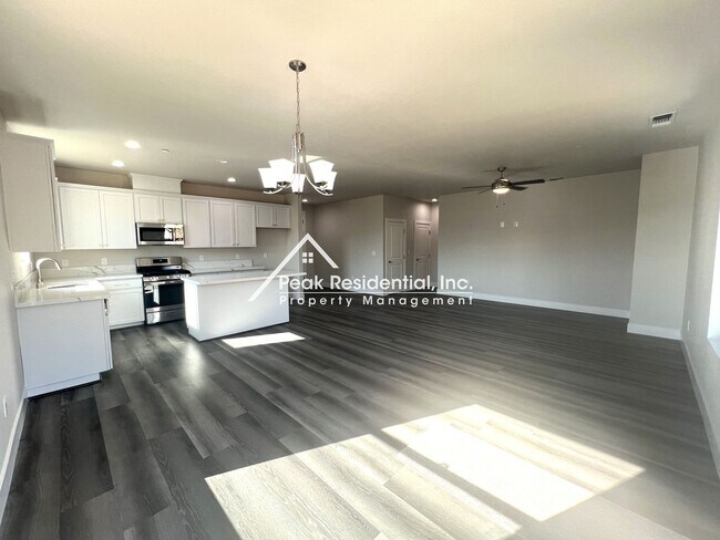 Foto del edificio - Brand New Citrus Heights 4bd/2ba Home with...