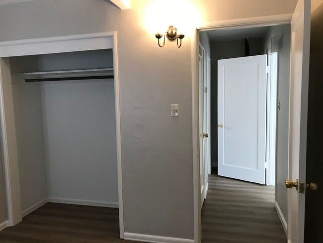 Bedroom closet and hallway - 756 Sunset Blvd