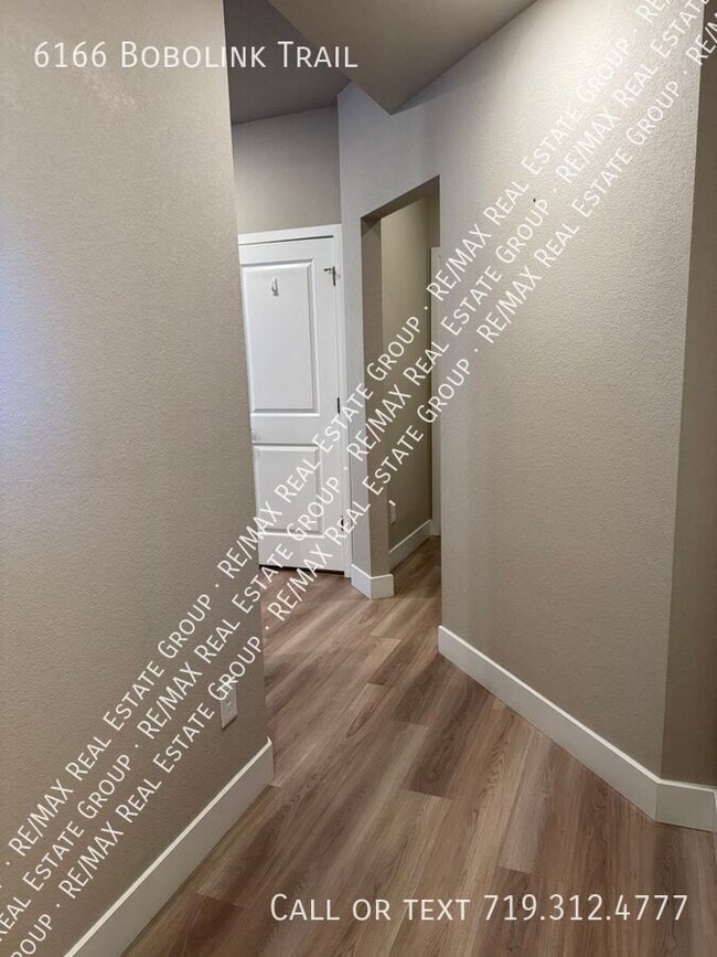 Foto del edificio - 6166 Bobolink Trl