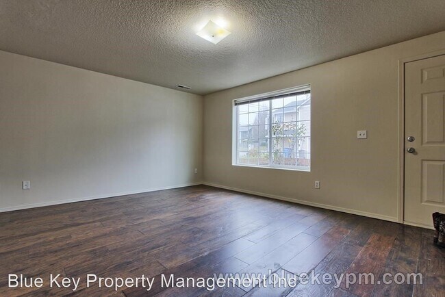 Building Photo - 3 br, 2.5 bath House - 8603 NE 25th Circle