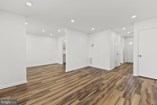 Foto del edificio - 8234 Stationhouse Ct