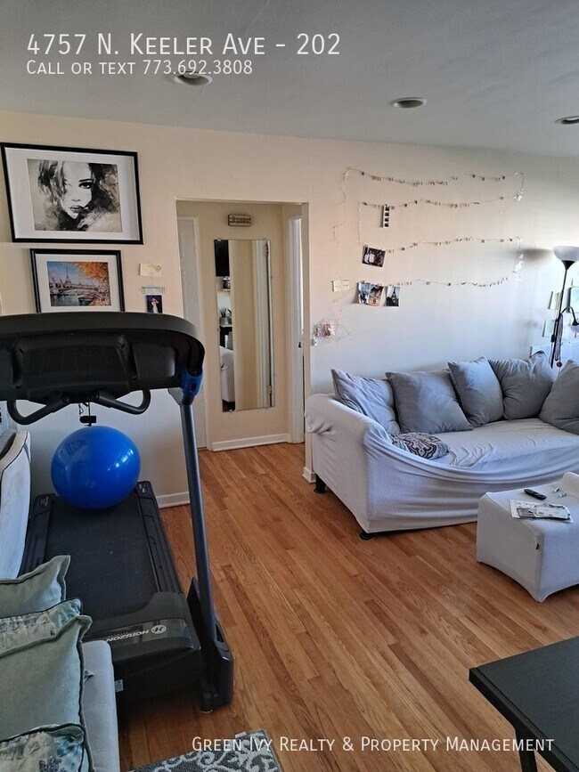 Building Photo - Cozy 1 Bed in Albany Park (Parking space i...