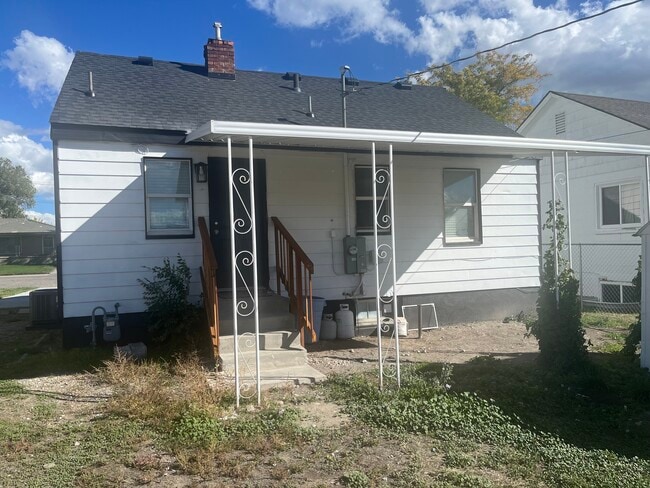 Back of house - 1235 Ada Ave