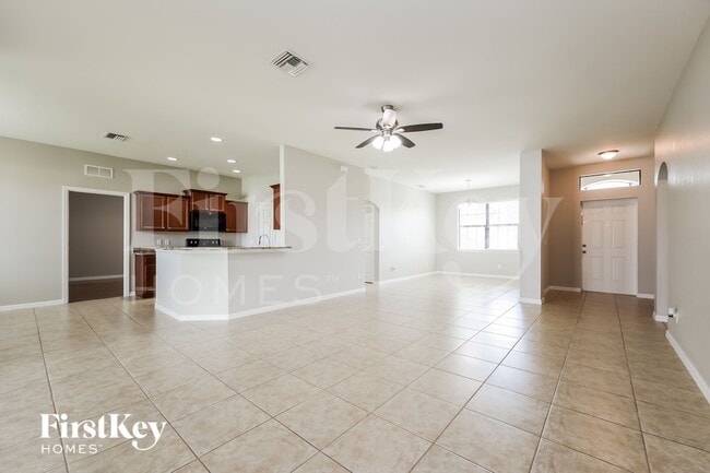 Building Photo - 2220 SW 3rd Ave