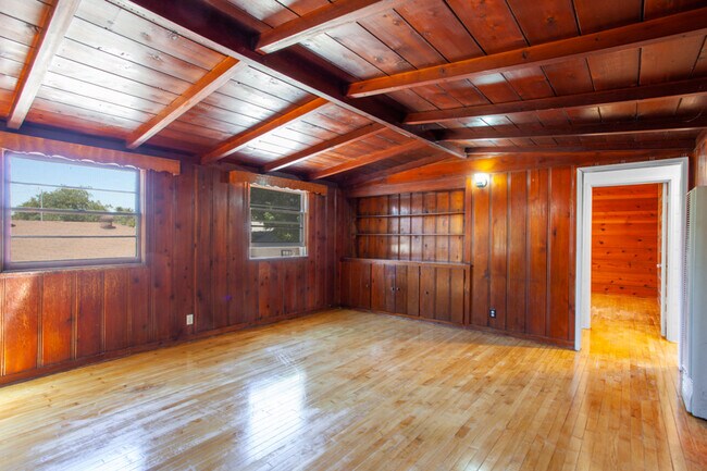 Foto del edificio - 424 Raymond Ave