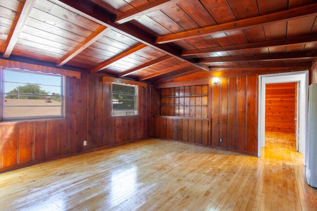 Building Photo - 424 Raymond Ave
