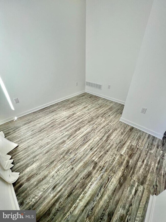 Foto del edificio - 3103 Beachview Ln
