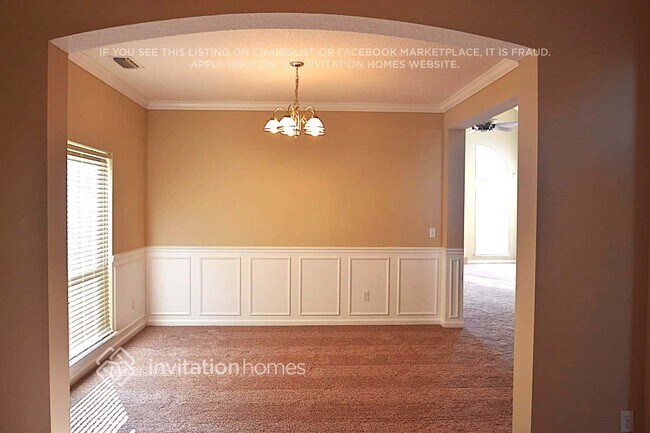 Building Photo - 3745 Briar Ln
