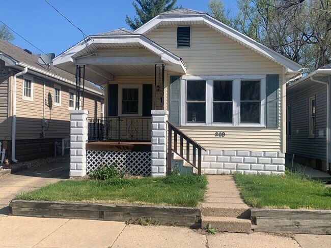 Foto del edificio - 3 Bedroom / 1 Bathroom House in Peoria