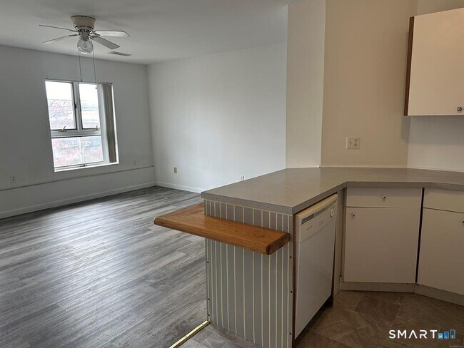 Foto del edificio - 1334 Dixwell Ave
