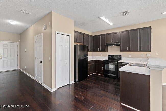 Foto del edificio - 8618 Ribbon Falls Ln