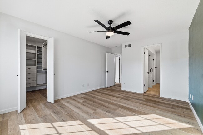 Photo - 15221 Berry Trail Apartment