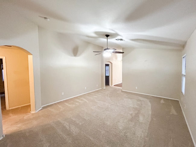 Foto del edificio - 11049 E Abilene Ave