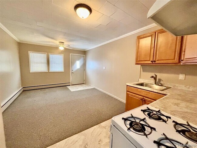 Building Photo - 65 N Washington St