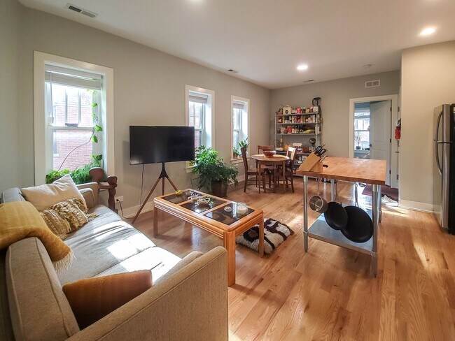 Photo - 2109 N Sedgwick St Apartment