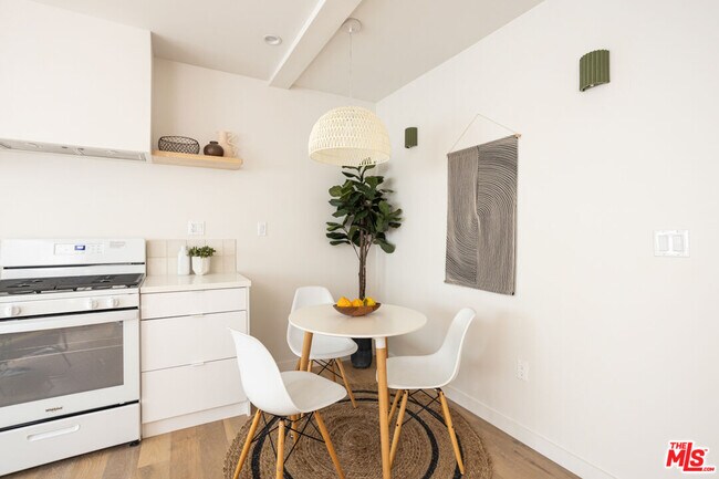 Foto del edificio - 1946-1944 Preston Ave