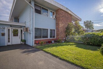 Building Photo - 102 Blauvelt Ave