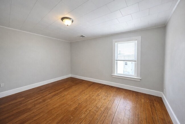 Building Photo - 47 Davis St