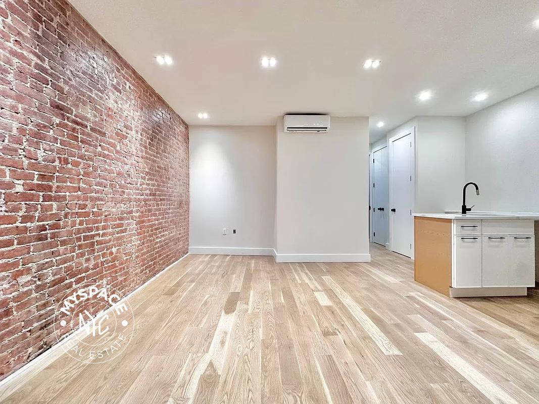 Primary Photo - 329 E 52nd St