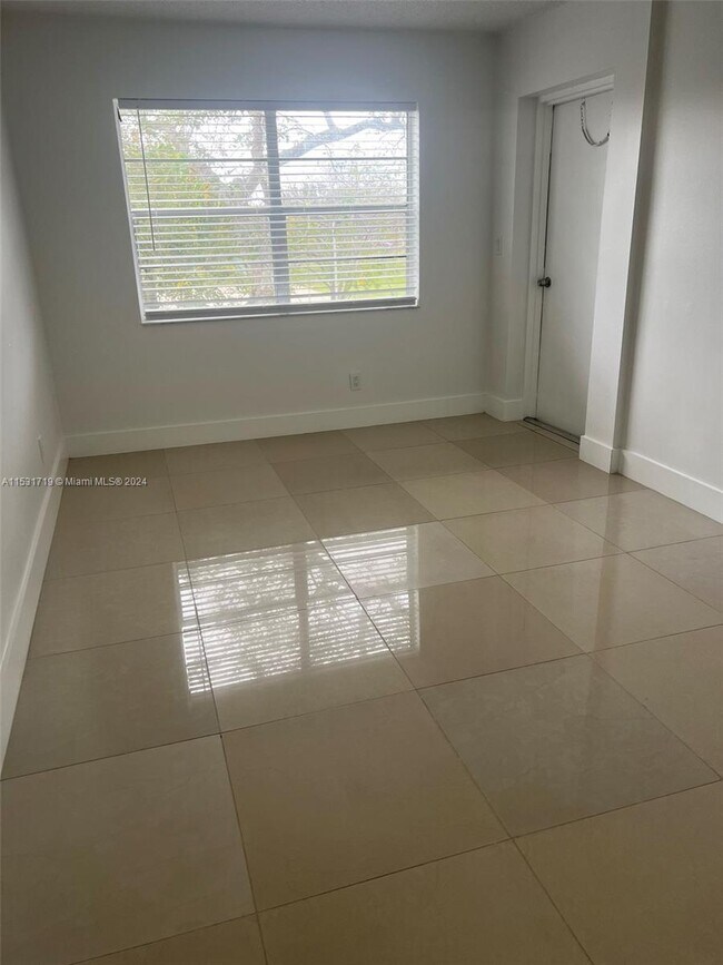 Foto del edificio - 4276 NW 89th Ave
