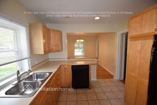 Building Photo - 1808 W 187th St