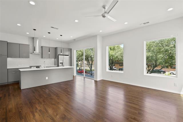Foto del edificio - 6250 Oram St