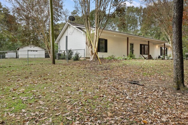 Building Photo - 3b/3ba RENTAL on 5.2 acres CULLMAN