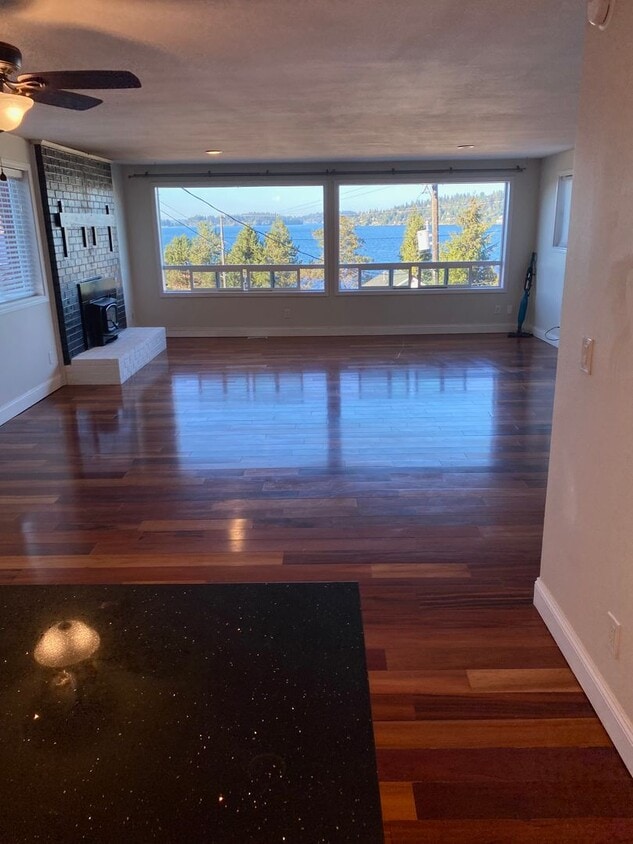 Primary Photo - 3 bed/ 2 bath Two Story House overlooking Lake Washington, $3,175/mo